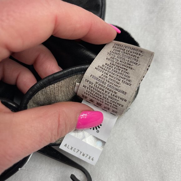 NWT AUC UGG Sheepskin Leather Pom Gloves M - Picture 8 of 8